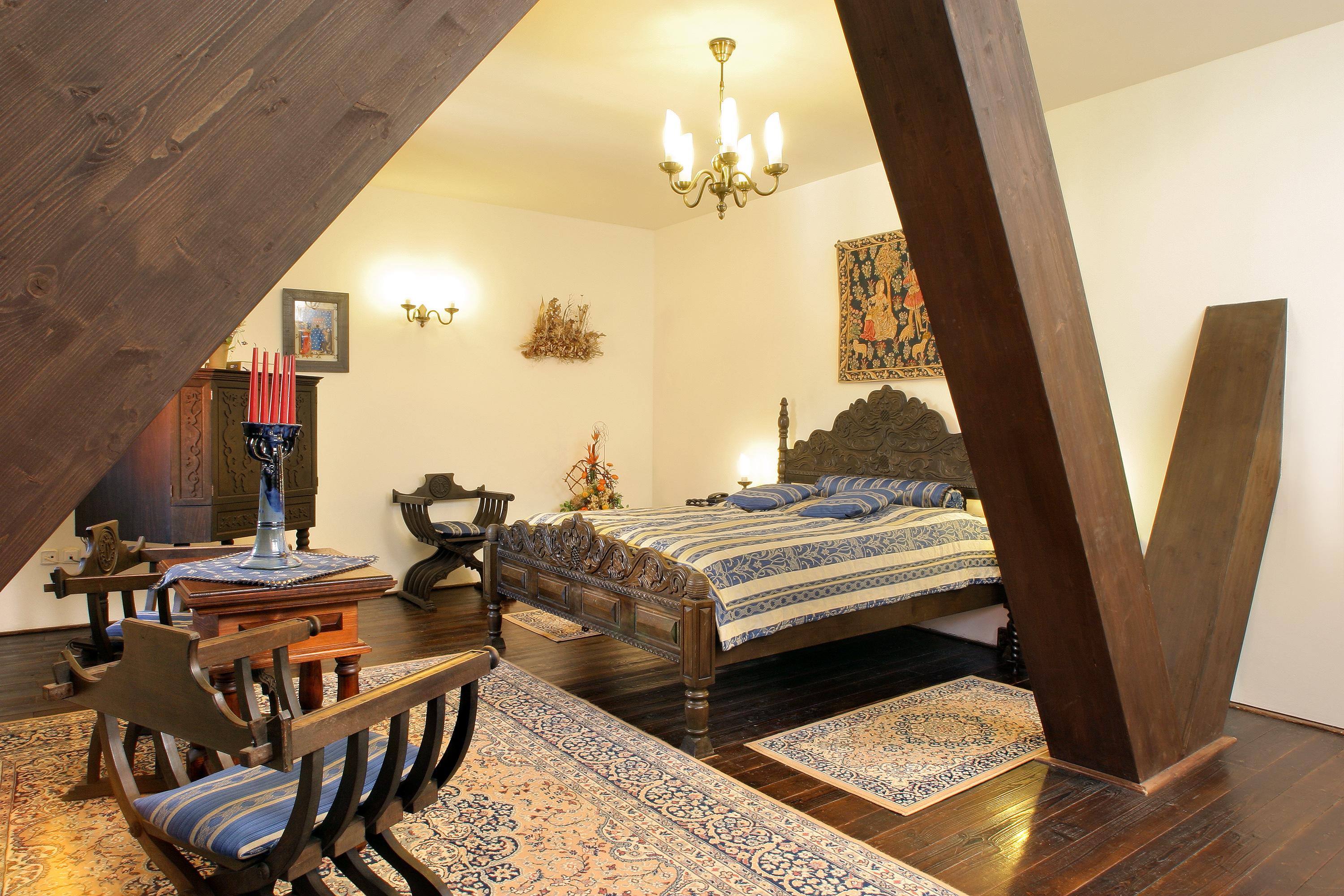 فندق روز Český Krumlov المظهر الخارجي الصورة A bedroom at the hotel
