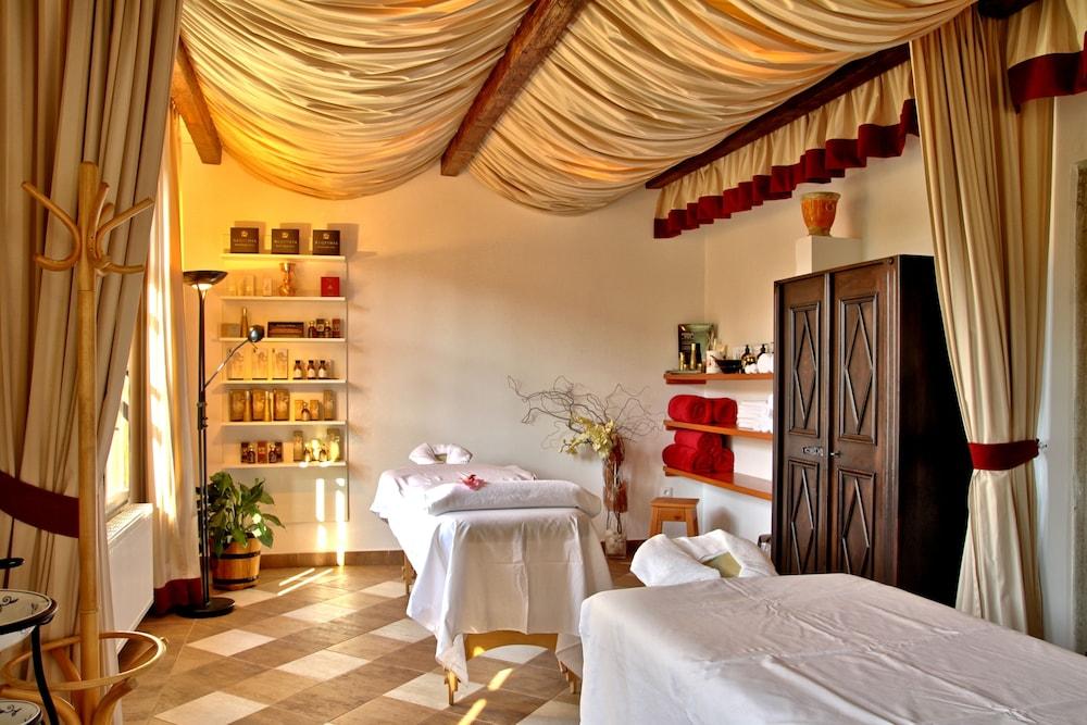 فندق روز Český Krumlov المظهر الخارجي الصورة A spa treatment room