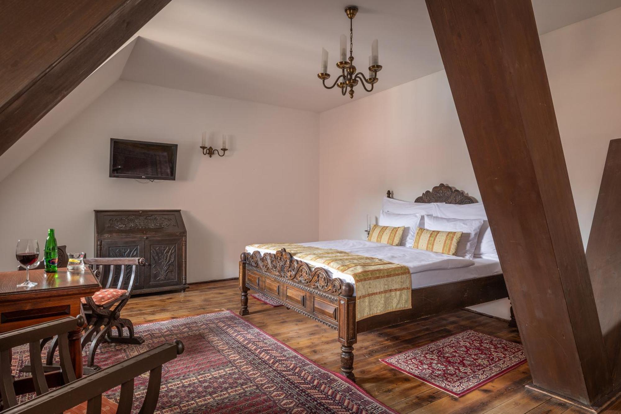 فندق روز Český Krumlov المظهر الخارجي الصورة Suite
