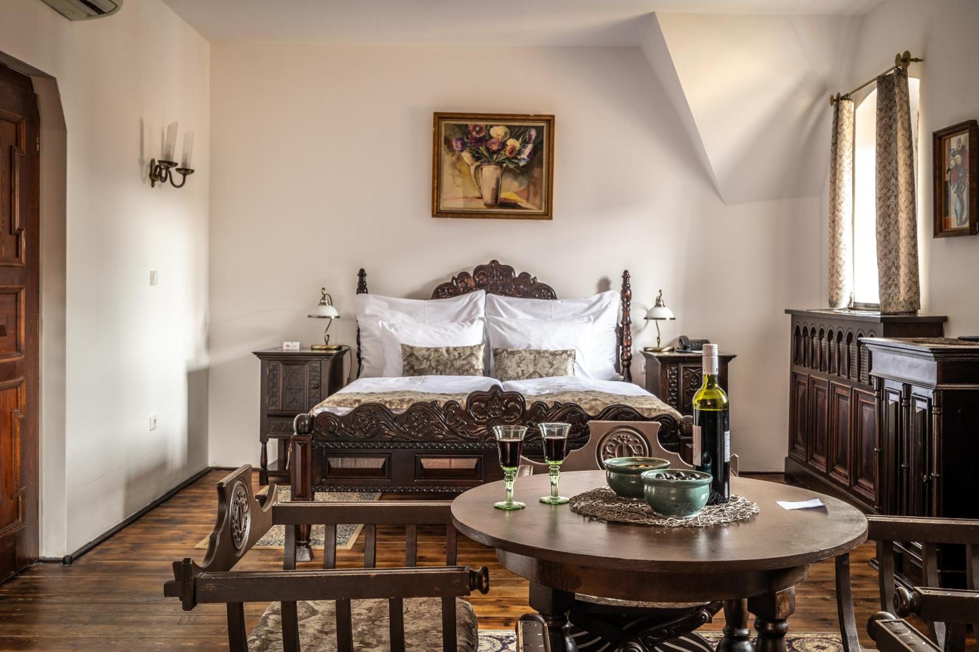 فندق روز Český Krumlov المظهر الخارجي الصورة A room at the hotel