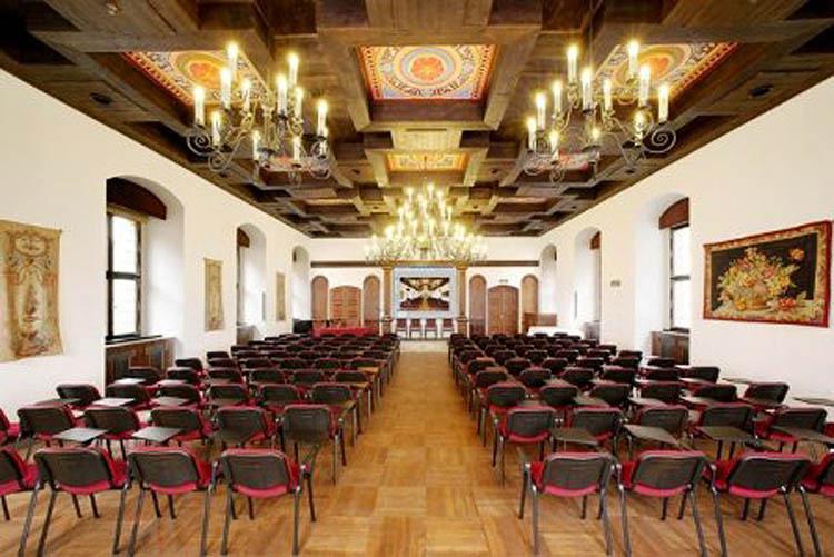 فندق روز Český Krumlov الاعمال الصورة The interior of the synagogue